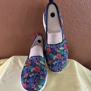 Skechers Go Walk Classic - WIDE FIT - 7.5